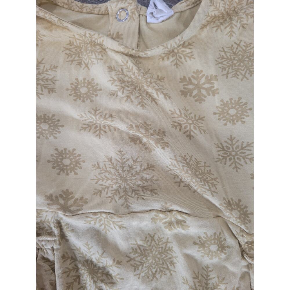 Kate Quinn Baby Girl Bamboo One Piece Ruffle Butt 6-12 Snowflakes Winter #r - Picture 2 of 4
